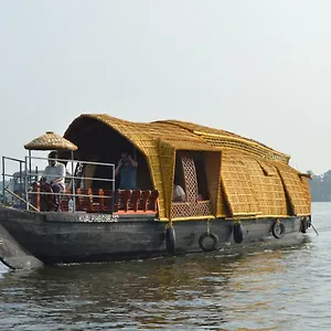 https://tharas-eco-houseboat.kerala-hotels.net